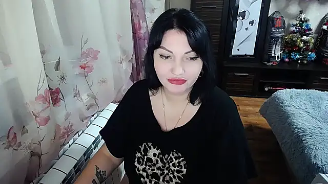 Snapshot of Lady_Boom_Wild_ chatting on 12.22.24 Lady Boom Wild  online show from 12.22.24