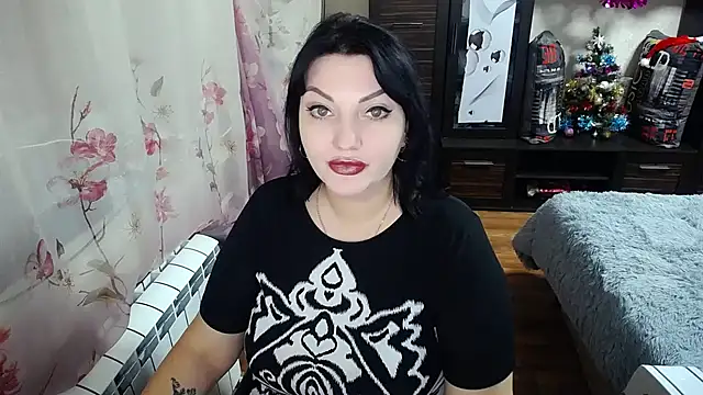 Snapshot of Lady_Boom_Wild_ chatting on 12.23.24 Lady Boom Wild  online show from 12.23.24