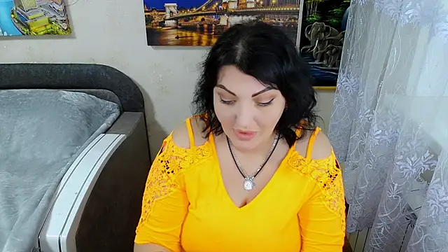 Snapshot of Lady_Boom_Wild_ chatting on 10.10.25 Lady Boom Wild  online show from 10.10.25