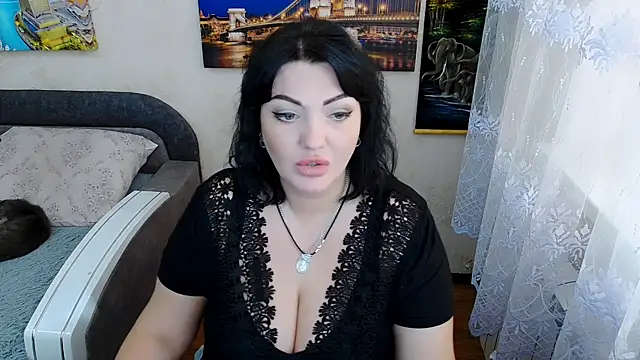 Snapshot of Lady_Boom_Wild_ chatting on 10.13.25 Lady Boom Wild  online show from 10.13.25