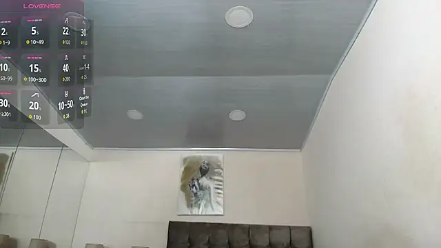 IssabellaJones online show from 10.24.25