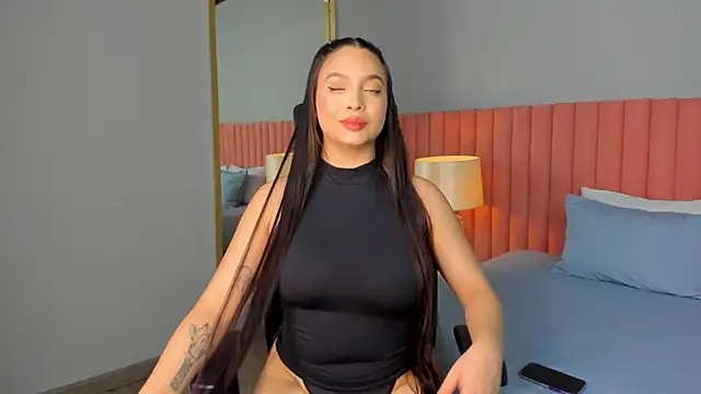 NathRossi online show from 02.20.25