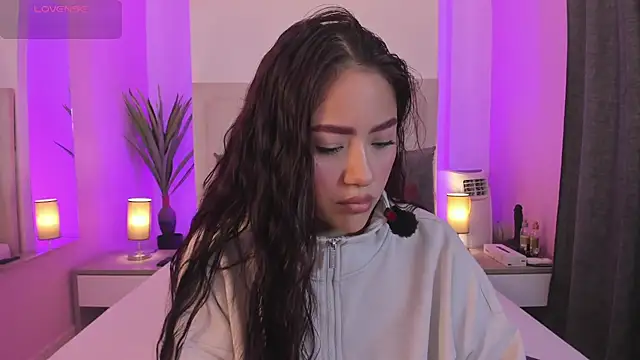 nicolle pierce online show from 03.25.26