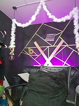 Gelena Black online show from 12.17.25