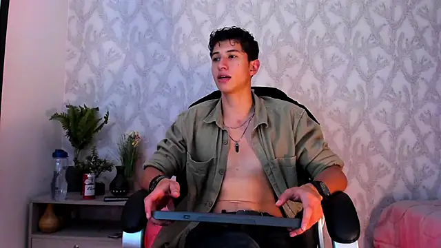 Dorianmistery2322  online show from 12.17.24