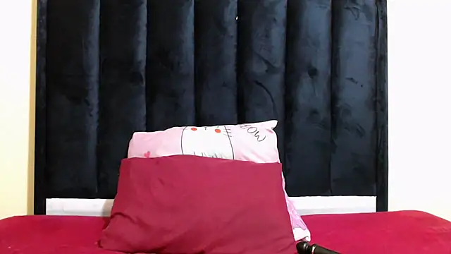 Snapshot of kittykhloe22 chatting on 02.19.26 kittykhloe22 online show from 02.19.26