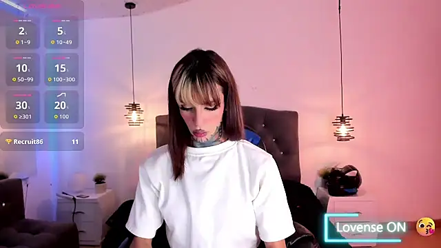 Snapshot of anne_parker chatting on 10.17.25 anne parker online show from 10.17.25
