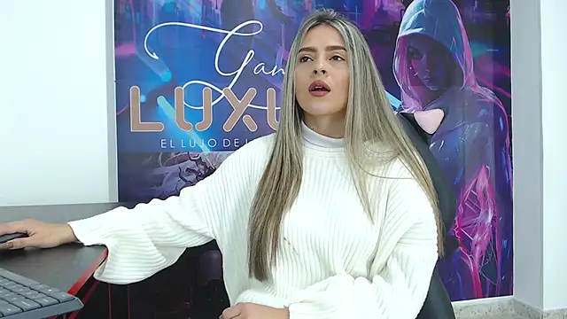 Snapshot of miacarperr1 chatting on 02.10.25 miacarperr1 online show from 02.10.25