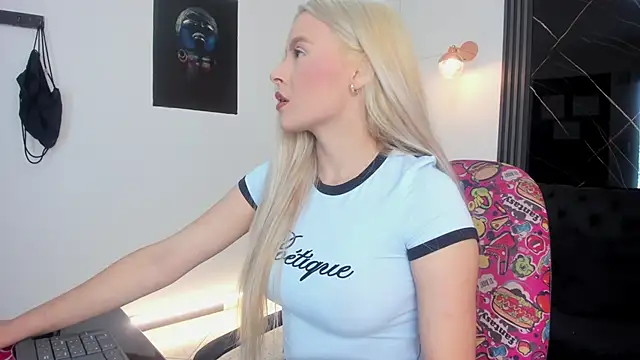 Snapshot of miacarperr1 chatting on 02.02.26 miacarperr1 online show from 02.02.26