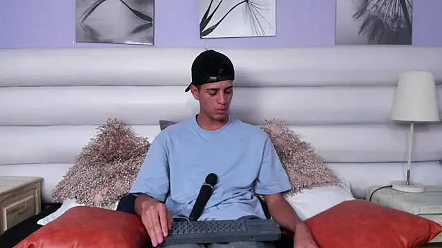 Tyler Rodriguez online show from 03.03.25