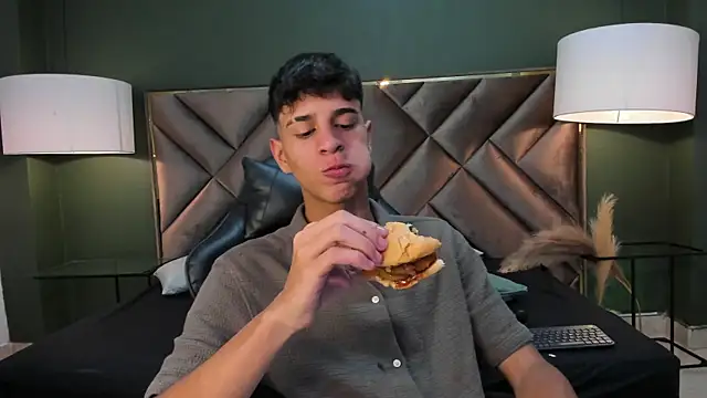 Tyler Rodriguez online show from 03.09.25