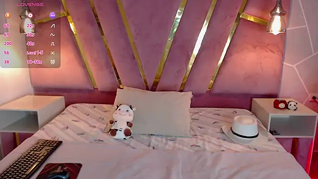 Nina Harper online show from 12.10.24