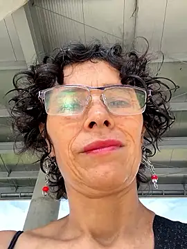 MireyaTorresGu online show from 10.20.25