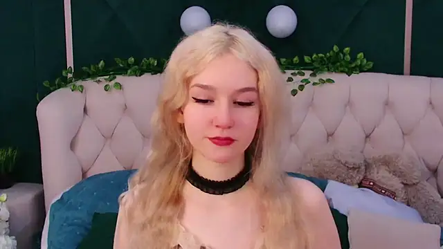 NaomiLoys online show from 02.17.25