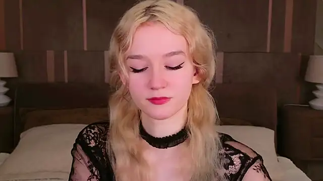 NaomiLoys online show from 02.24.25