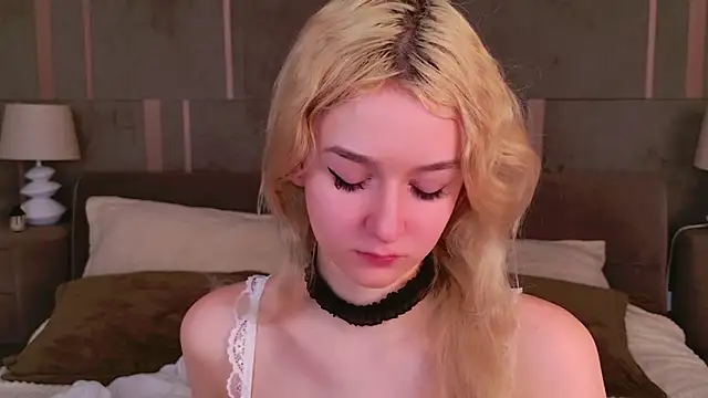 NaomiLoys online show from 03.07.25