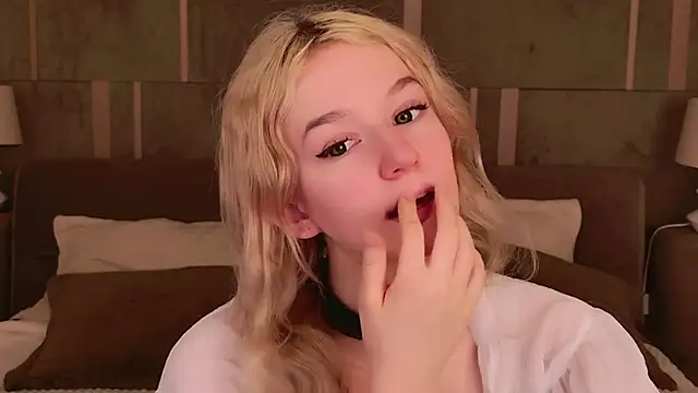 NaomiLoys online show from 03.10.25