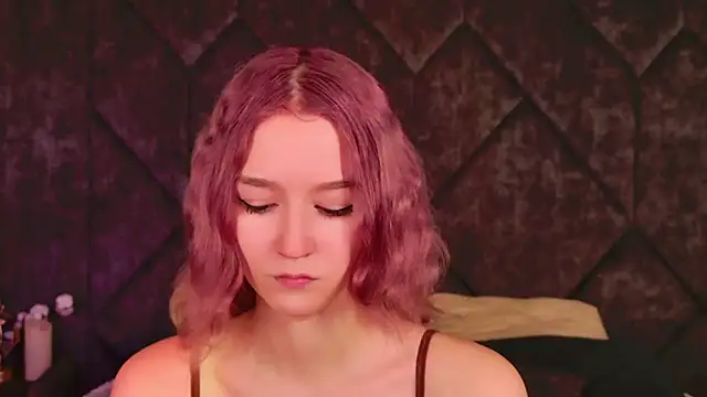 NaomiLoys online show from 10.02.25