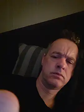 Snapshot of Hectorthyssen1 chatting on 04.30.26 Hectorthyssen1 online show from 04.30.26