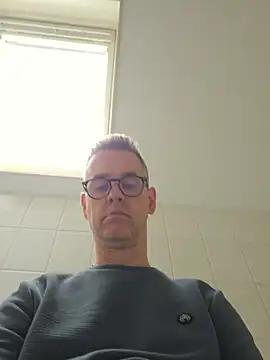 Snapshot of Hectorthyssen1 chatting on 05.14.26 Hectorthyssen1 online show from 05.14.26