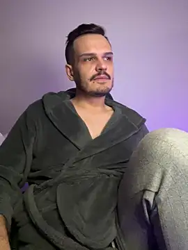 Snapshot of bearded_beauty chatting on 12.20.24 bearded beauty online show from 12.20.24