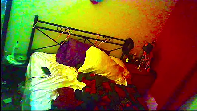 Snapshot of ingrid1982 chatting on 05.22.26 ingrid1982 online show from 05.22.26
