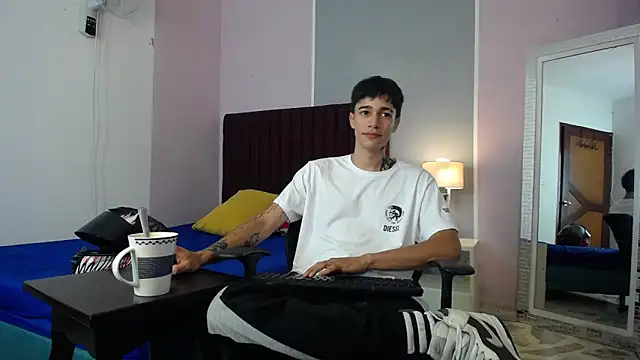 Snapshot of Zacktk7 chatting on 01.02.25 Zacktk7 online show from 01.02.25