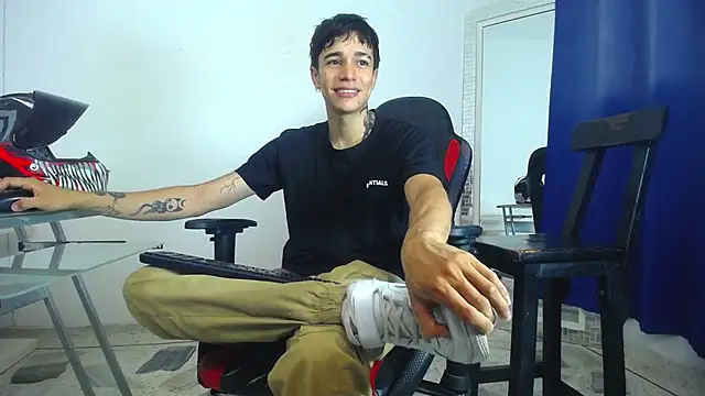 Snapshot of Zacktk7 chatting on 01.07.25 Zacktk7 online show from 01.07.25