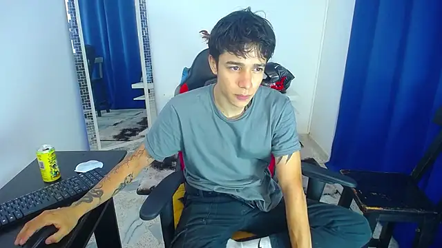 Snapshot of Zacktk7 chatting on 01.29.25 Zacktk7 online show from 01.29.25