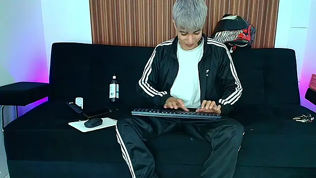 Snapshot of Zacktk7 chatting on 03.07.25 Zacktk7 online show from 03.07.25