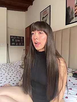 itsemiliasommer online show from 02.19.25