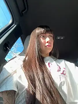 itsemiliasommer online show from 02.20.25