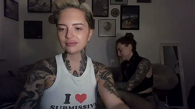 Snapshot of Alexandersonxo chatting on 12.15.25 Alexandersonxo online show from 12.15.25