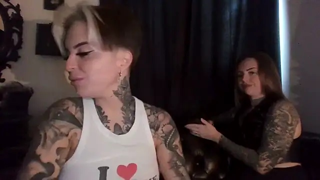 Snapshot of Alexandersonxo chatting on 12.16.25 Alexandersonxo online show from 12.16.25