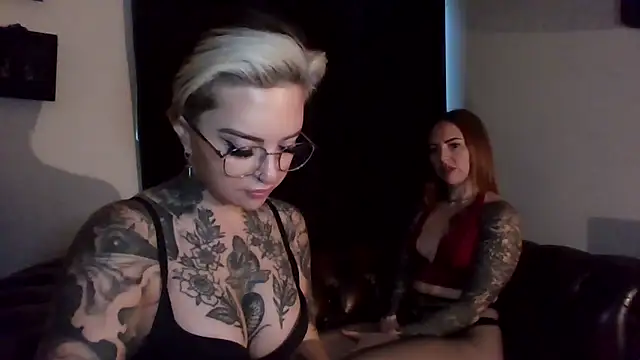 Snapshot of Alexandersonxo chatting on 12.18.25 Alexandersonxo online show from 12.18.25