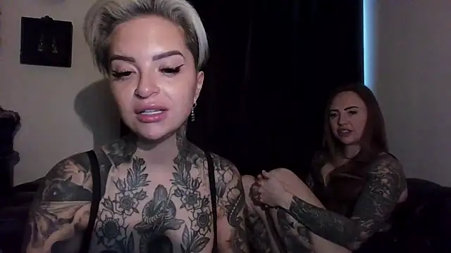 Snapshot of Alexandersonxo chatting on 12.21.25 Alexandersonxo online show from 12.21.25