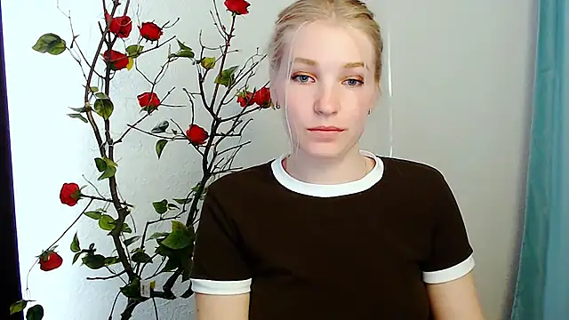 Snapshot of Queen_ofLove chatting on 04.29.26 Queen ofLove online show from 04.29.26