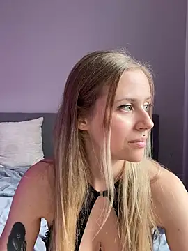 lunawolf21 online show from 12.26.24