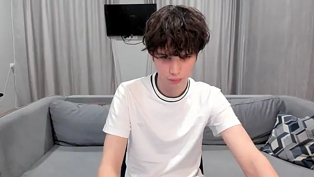 Im Shine Guy online show from 12.04.24