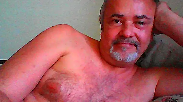 Snapshot of GayPourToi chatting on 10.18.25 GayPourToi online show from 10.18.25