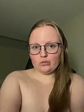 lexie lilacs online show from 02.28.25