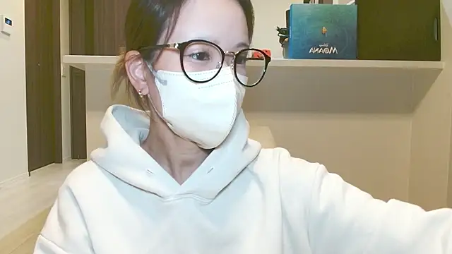 Snapshot of _hina_chan_ chatting on 10.22.25  hina chan  online show from 10.22.25