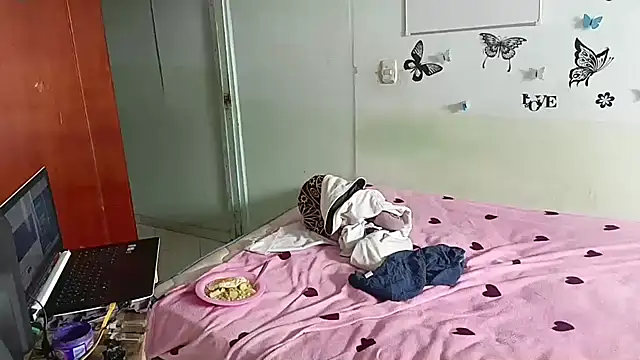 luxandracon23 online show from 02.14.25