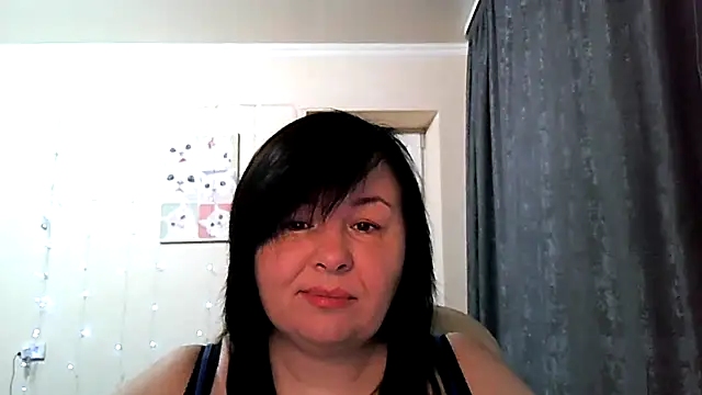 Snapshot of EmiliaLooo chatting on 06.05.26 EmiliaLooo online show from 06.05.26