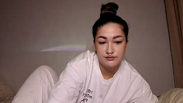 Aria Blisss online show from 12.23.25