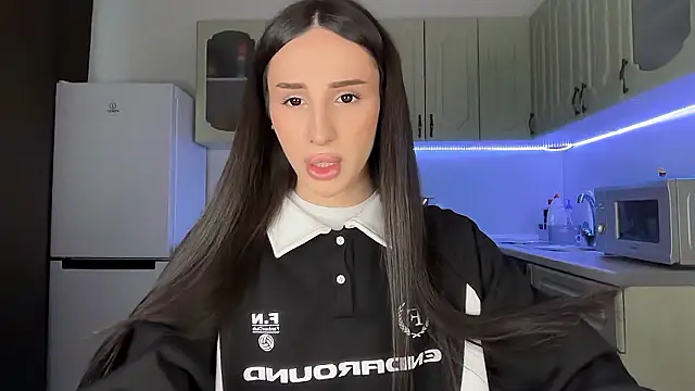 Kim Oberlin  online show from 02.11.26