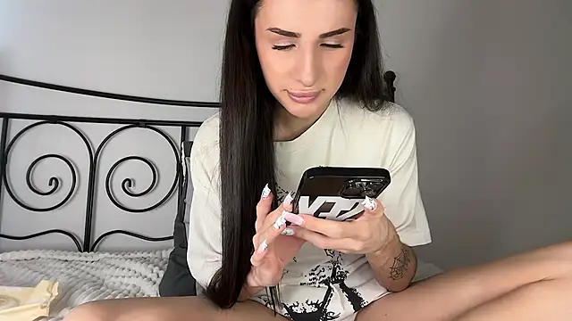 Kim Oberlin  online show from 03.28.26