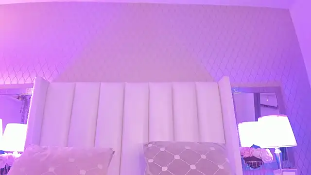 SophiaSmiiths  online show from 12.13.25