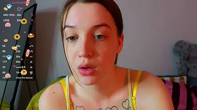 Snapshot of Sweet_Evva chatting on 04.14.26 Sweet Evva online show from 04.14.26
