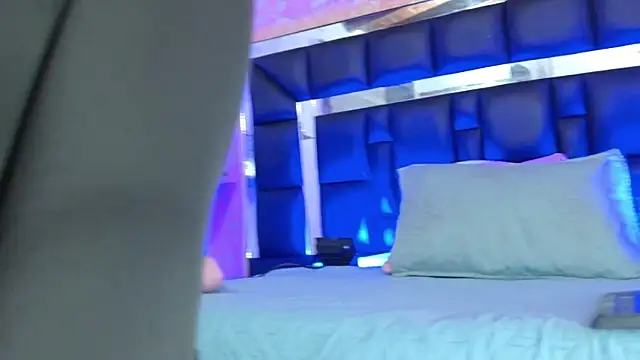 Snapshot of Sofia_martiin chatting on 09.18.25 Sofia martiin online show from 09.18.25